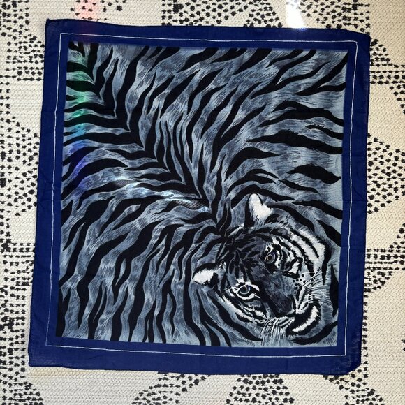 Tiger Bandana - Picture 1 of 2